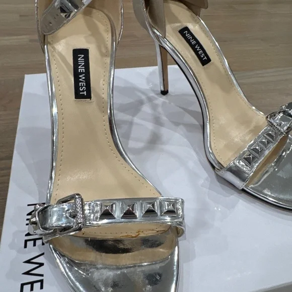 NWT Sexy Nine West Metallic Studded Pumps - Size 8.5 - Picture 4 of 4